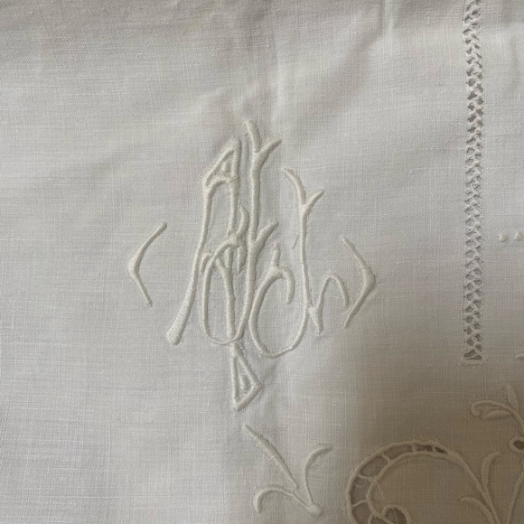 Vintage Embroidered Pillowcase - Picture 4 of 8